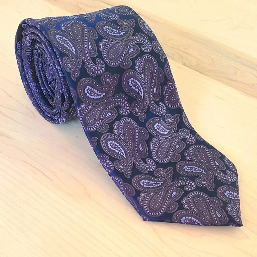 CHERESKIN Purple and navy Paisley  tie, men's necktie